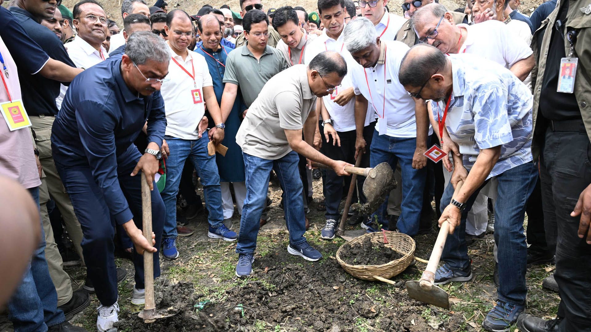 বাবার স্মৃতি বিজড়িত উলসী খাল পুনঃখনন করলেন প্রধানমন্ত্রী