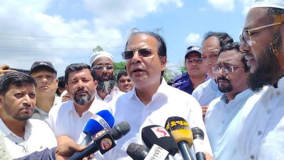 ত্রাণ বিতরণে অনিয়ম-স্বজনপ্রীতি বরদাস্ত করা হবে না: ত্রাণমন্ত্রী