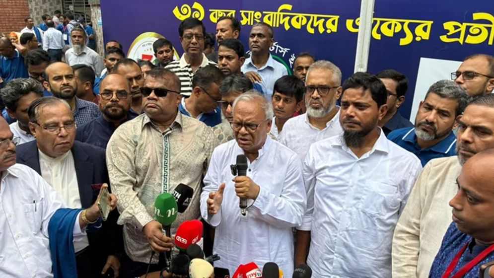 গণমাধ্যমের স্বাধীনতার বিকল্প নেই: রিজভী