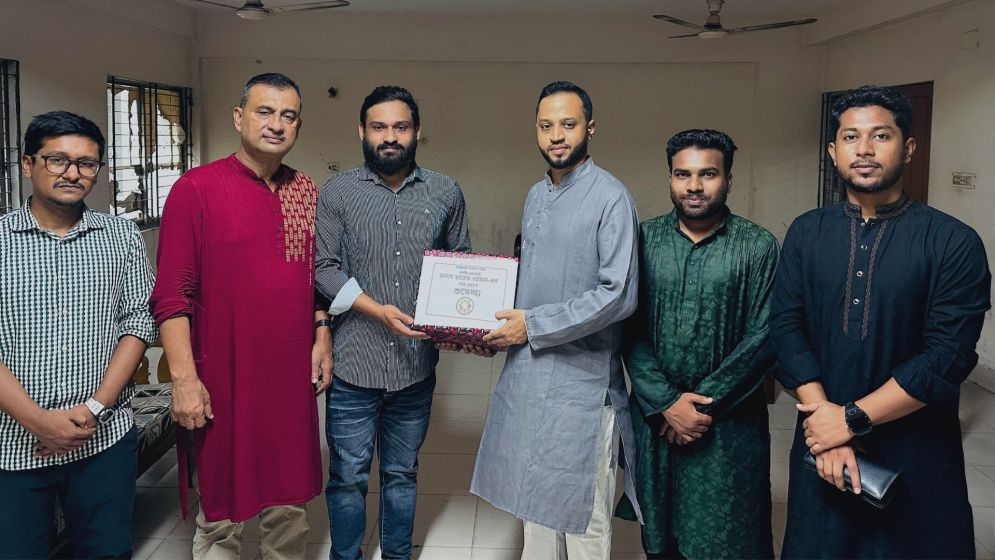 বাবা গুম, মা প্রয়াত; সেই রিফাদের ভবিষ্যত গড়তে বই পাঠালেন তারেক রহ