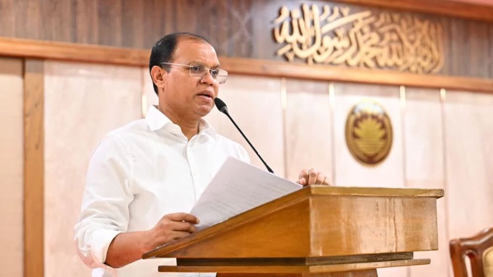 'জোড়াতালি' দিয়ে খবর বানিয়ে সরকারকে বিব্রত করার চেষ্টা করা হচ্ছে: আতিকুর রহমান