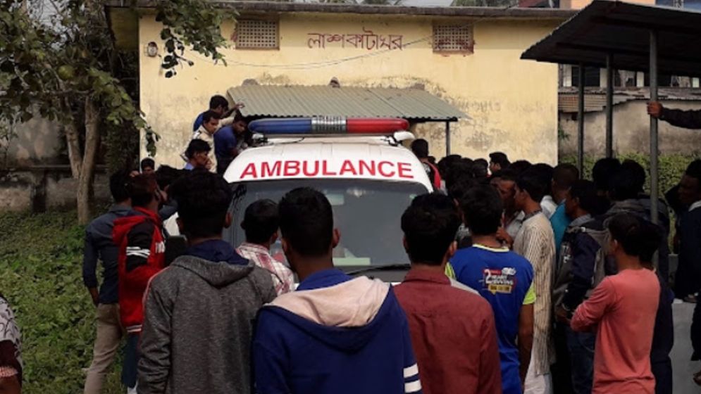কুষ্টিয়ায় ত্রিমুখী সংঘর্ষে সিএনজি যাত্রী নিহত, আশঙ্কাজনক ৪