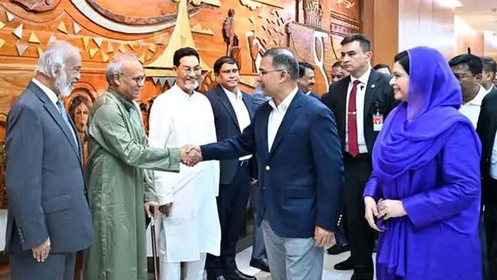 জাতিসংঘ অধিবেশনে যোগ দিতে নিউইয়র্কের পথে প্রধানমন্ত্রী