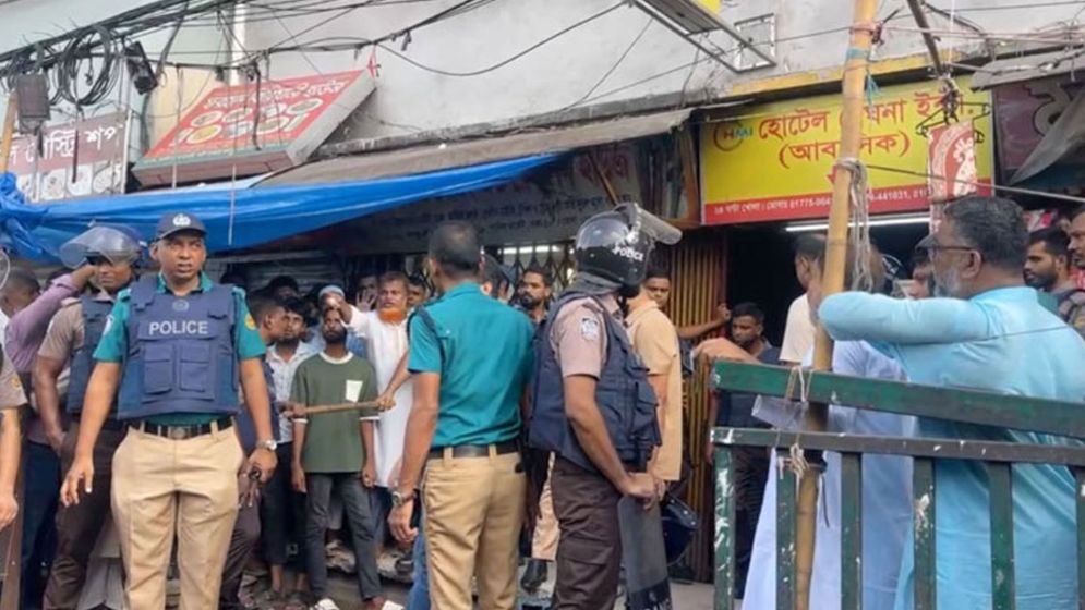 জাসদ কার্যালয় থেকে সন্দেহভাজন ৩০ জন আটক