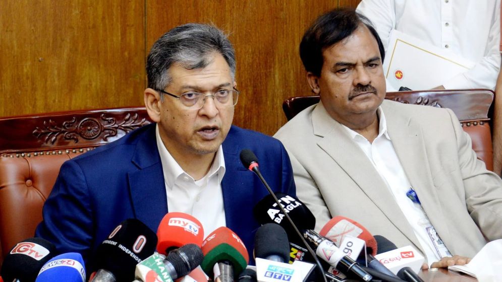 দুর্গাপূজা পালনে সকল নিরাপত্তা প্রস্তুতি সম্পন্ন: স্বরাষ্ট্রমন্ত্রী