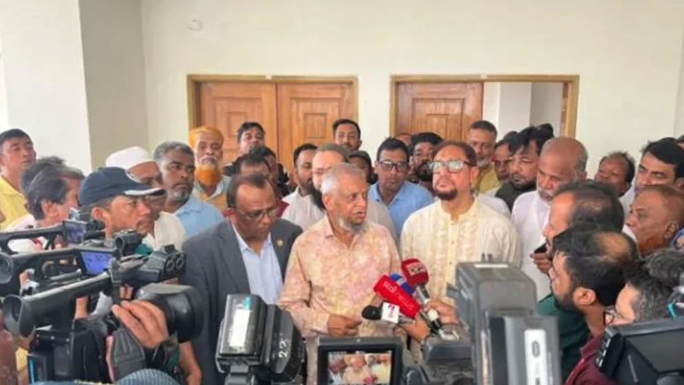 নারী শ্রমিকদের কল্যাণে দ্রুত চালু হবে কালুরঘাট হোস্টেল: শ্রমমন্ত্রী