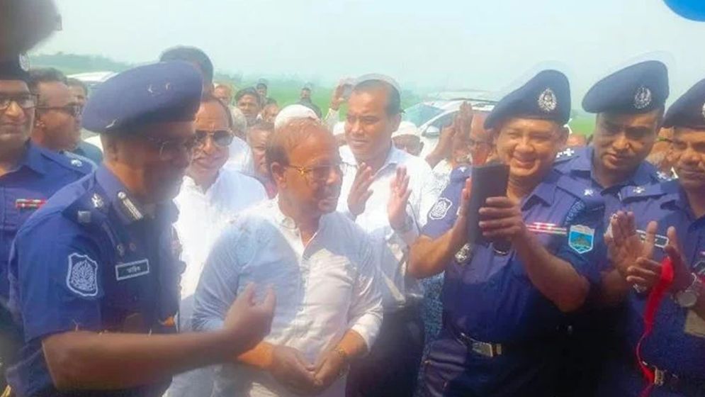নওগাঁ-নাটোর আঞ্চলিক মহাসড়কে দুটি পুলিশ চেকপোস্ট উদ্বোধন
