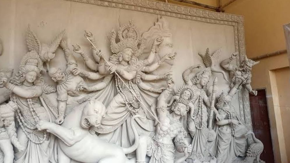 বরিশালে ৬৩৭ মণ্ডপে চলছে দুর্গাপূজার প্রস্তুতি