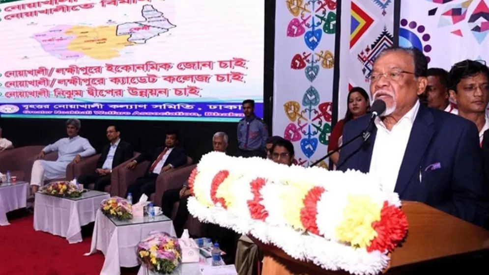 চাকরির পেছনে না ছুটে তরুণদের উদ্যোক্তা হওয়ার আহ্বান জনপ্রশাসন উপদেষ্টার