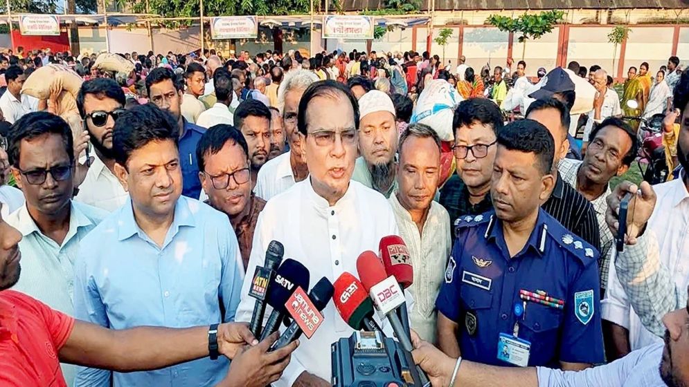 দুর্গাপূজায় সর্বাত্মক নিরাপত্তা দেবে সরকার: ত্রাণমন্ত্রী
