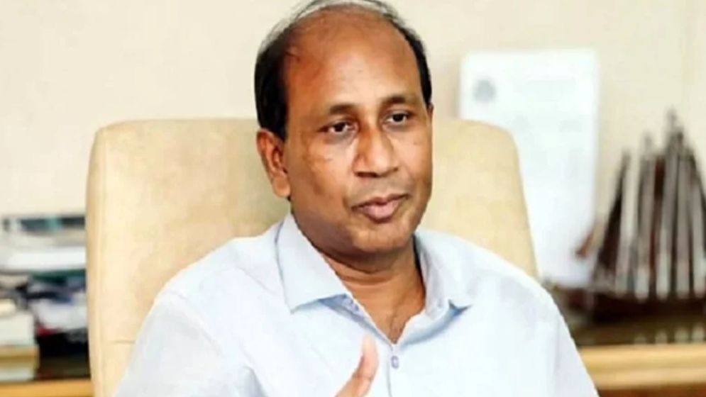 সাবেক এসবি প্রধান মনিরুল ও তার পরিবারের ৮৩ ব্যাংক হিসাব অবরুদ্ধ