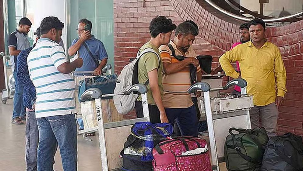সৌদিতে হুতিদের হামলার পর বিকল্প পথে প্রবাসীরা