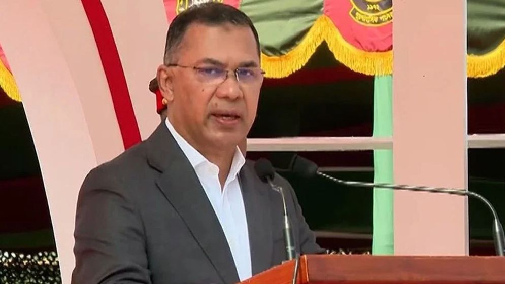 জাতীয় পতাকার মর্যাদা রক্ষা সৈনিকদের পবিত্র দায়িত্ব: প্রধানমন্ত্রী