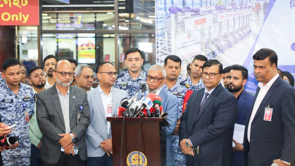 প্রবাসীদের ভোগান্তি কমাতে শাহজালাল বিমানবন্দরে যুক্ত হলো ১৫০ নতুন ট্রলি