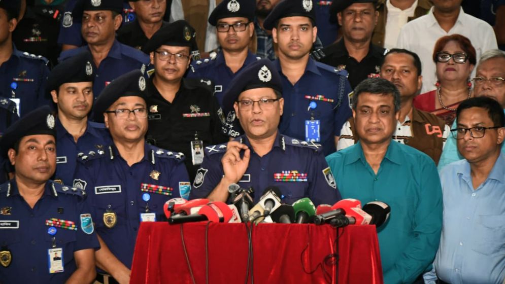 দুর্গাপূজায় নিরাপত্তা নিশ্চিত করতে আইনশৃঙ্খলা রক্ষা বাহিনী নিরলস কাজ করছে : আইজিপি