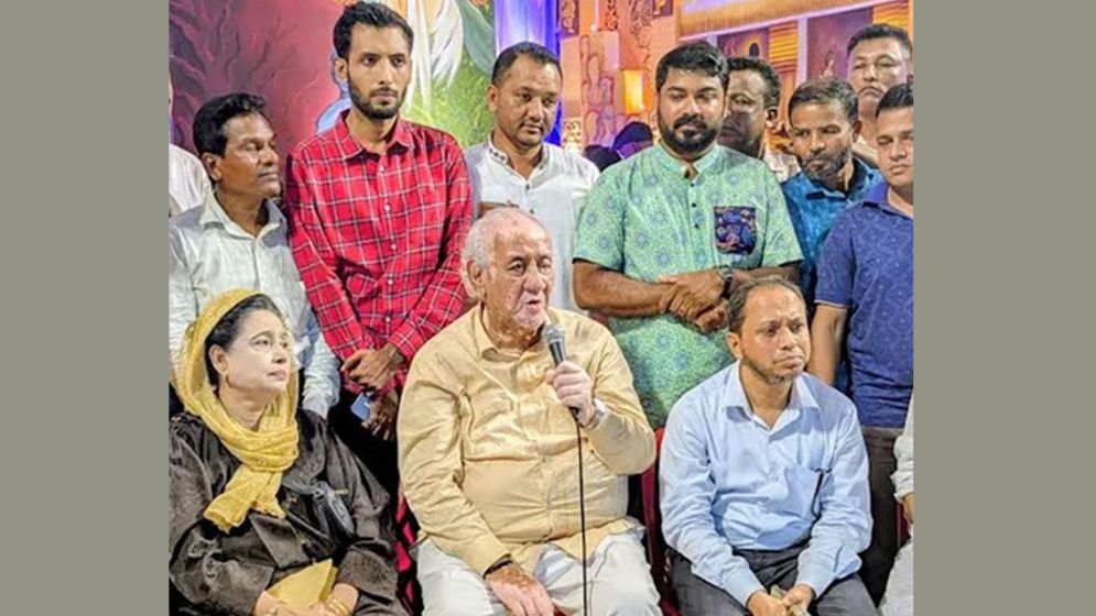 দুর্গাপূজায় কক্সবাজারে প্রধানমন্ত্রীর শুভেচ্ছা পৌঁছে দিলেন মন্ত্রী