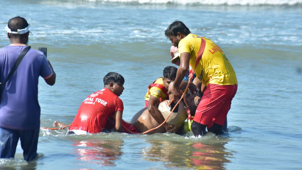 হিমছড়ি সমুদ্রসৈকতে নিখোঁজ ৫ পর্যটকের মরদেহ উদ্ধার
