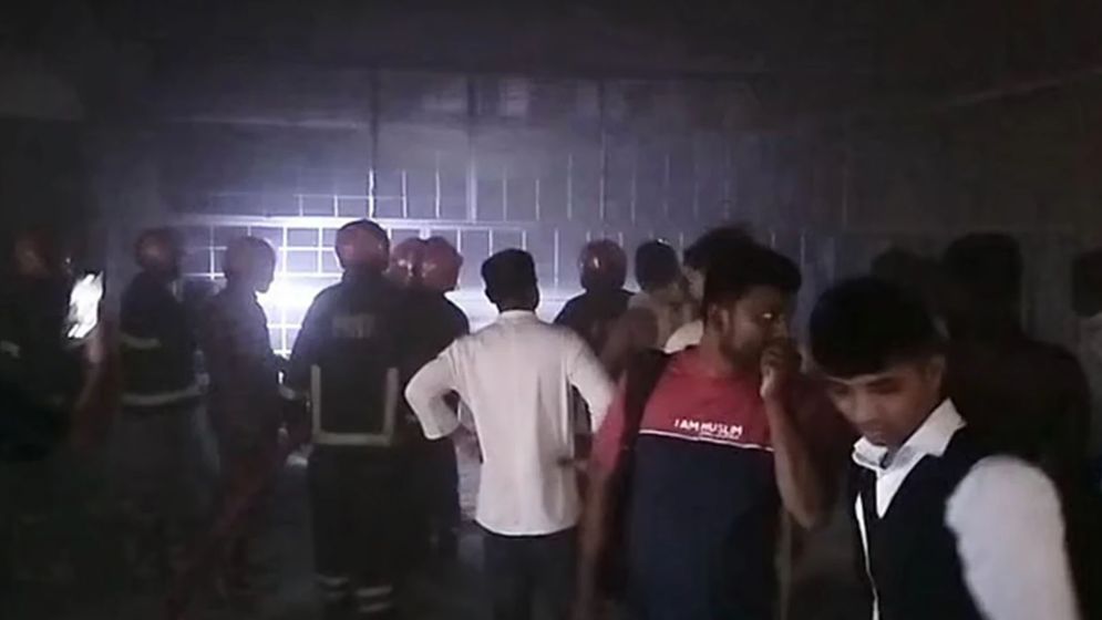 এবার কক্সবাজারের হোটেলে আগুন, অল্পে রক্ষা পেলেন ৩ শতাধিক পর্যটক